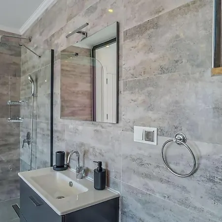 Vila Ortac 2 Doga Icerisinde, Korunakli