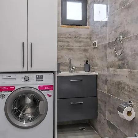 Ortac 2 Doga Icerisinde, Korunakli