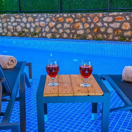 Ortac 2 Doga Icerisinde, Korunakli * Kaş