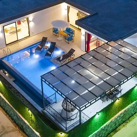 Ortac 2 Doga Icerisinde, Korunakli Villa Kas