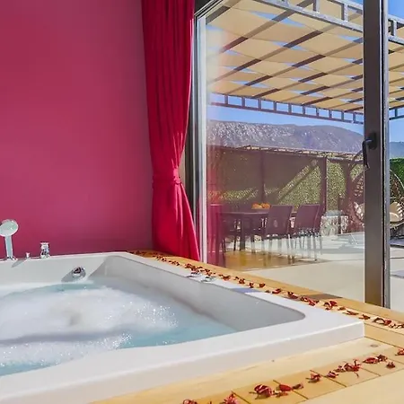 Ortac 2 Doga Icerisinde, Korunakli Villa